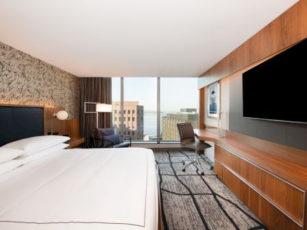Hotel MdR Marina Del Rey - A Double Tree by Hilton